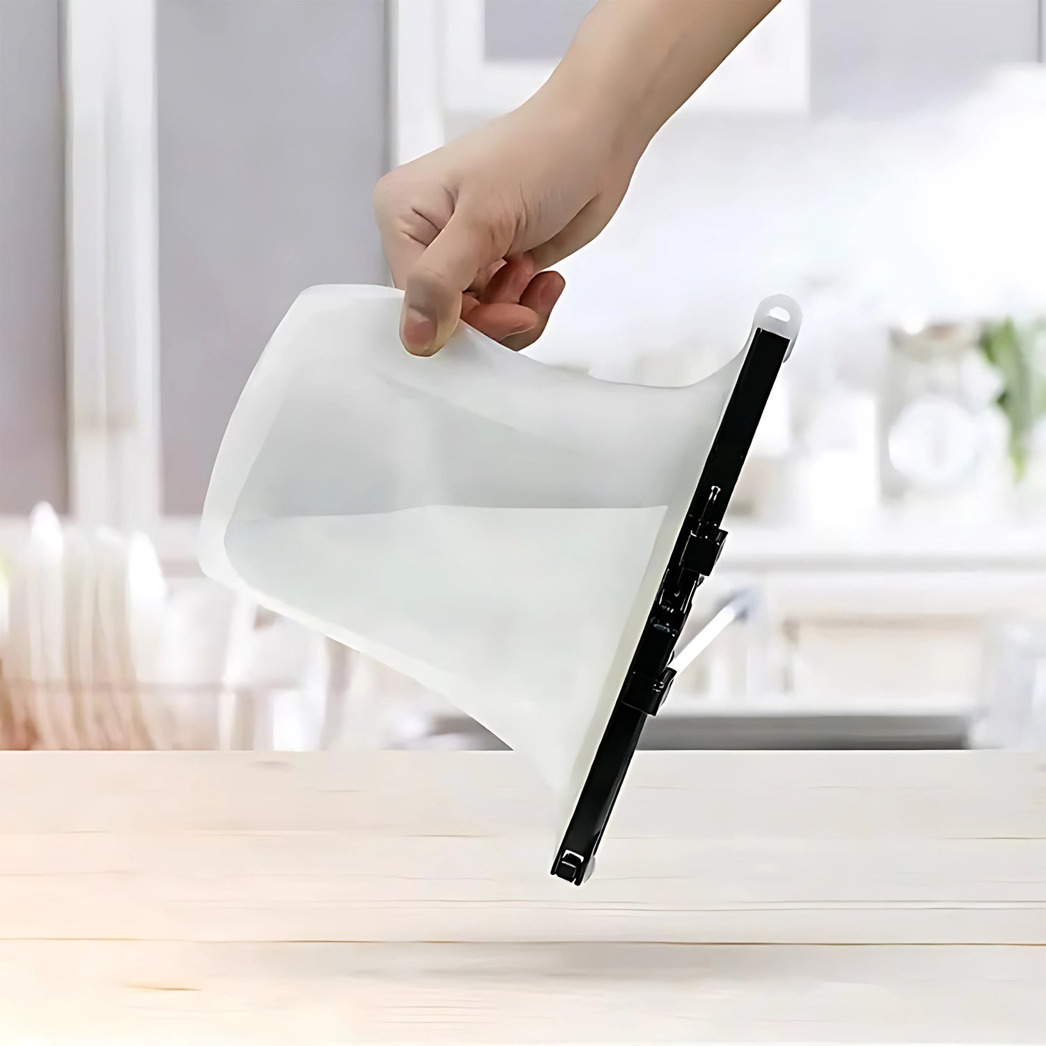 Reusable Silicone Food Storage Bag for Snacks (1 Pc, Leakproof, BPA Free)