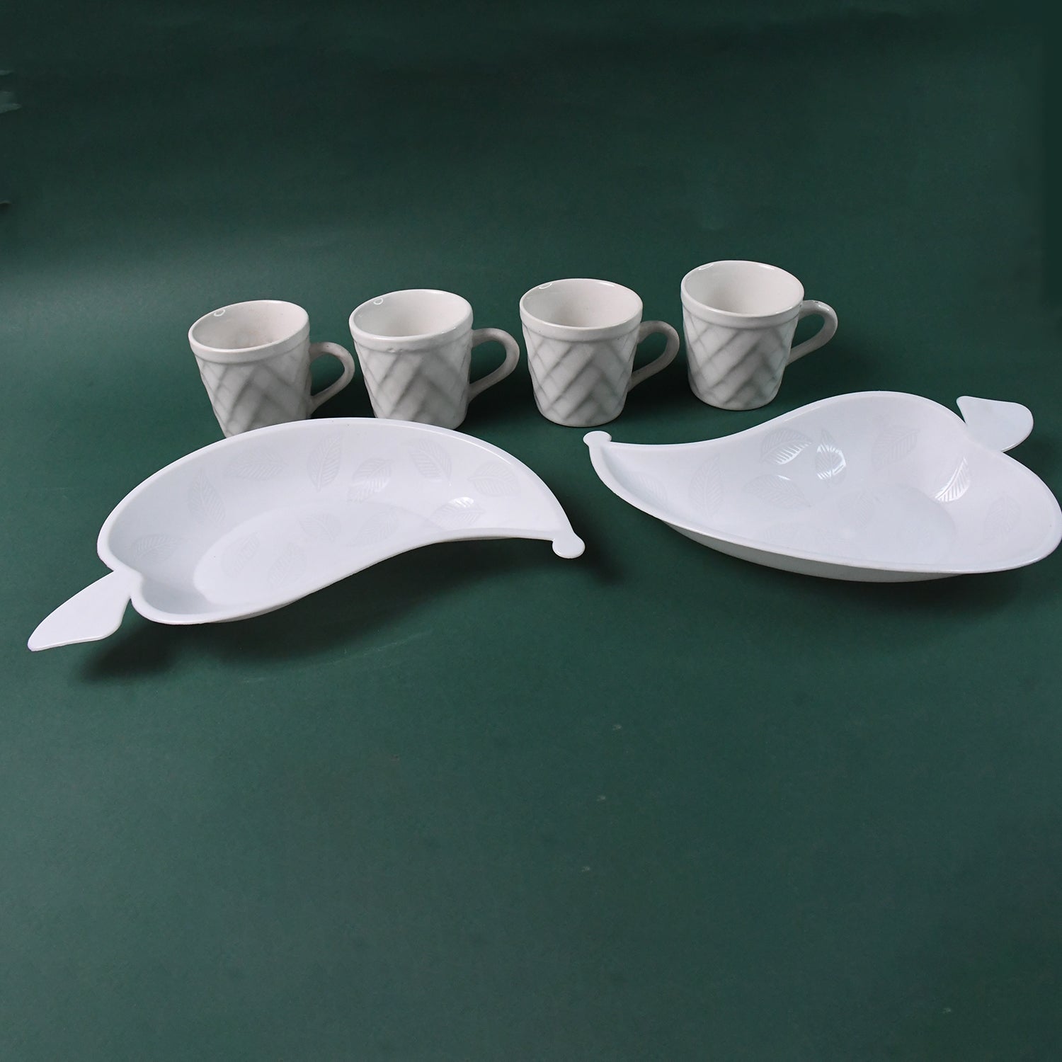 Unibic Ceramic Tea Cups With Plastic Leaf Shape Tray  Platter (6 Pcs Set)