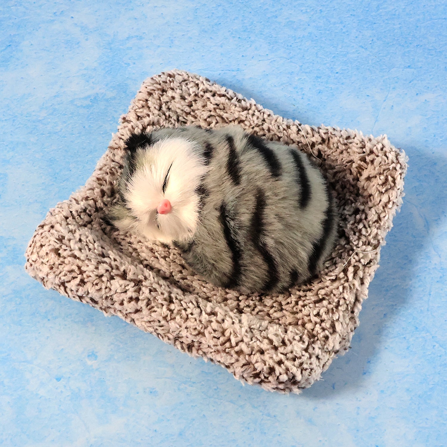 Soft decorative cat toy        
