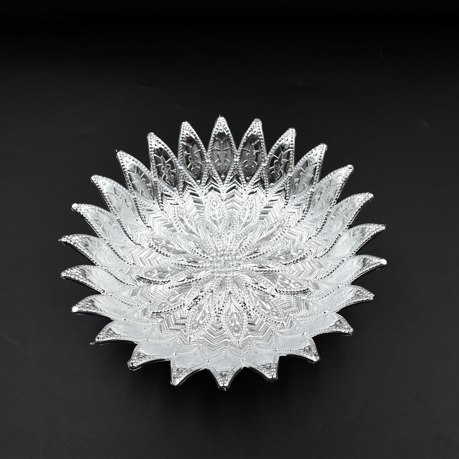 5480  Traditional Design Serving Tray Plastic Silver Finish Serving Tray Multipurpose Tray Decorative Tray Mukhwas Serving Tray (1 Pc )