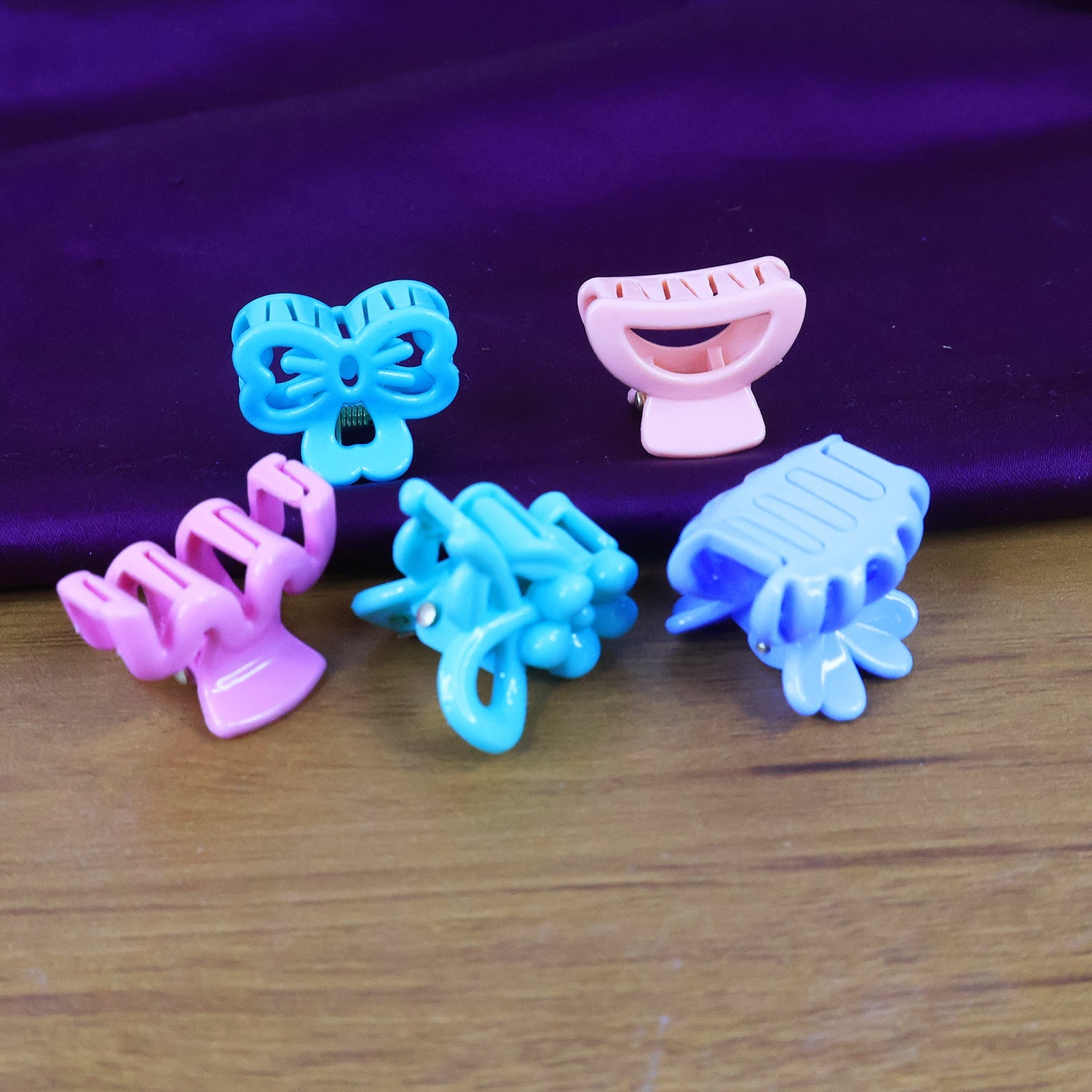 Plastic Small Hair Clips for Girls Kids Hair Accessories (3 Pcs Set / Mix Color & Design)