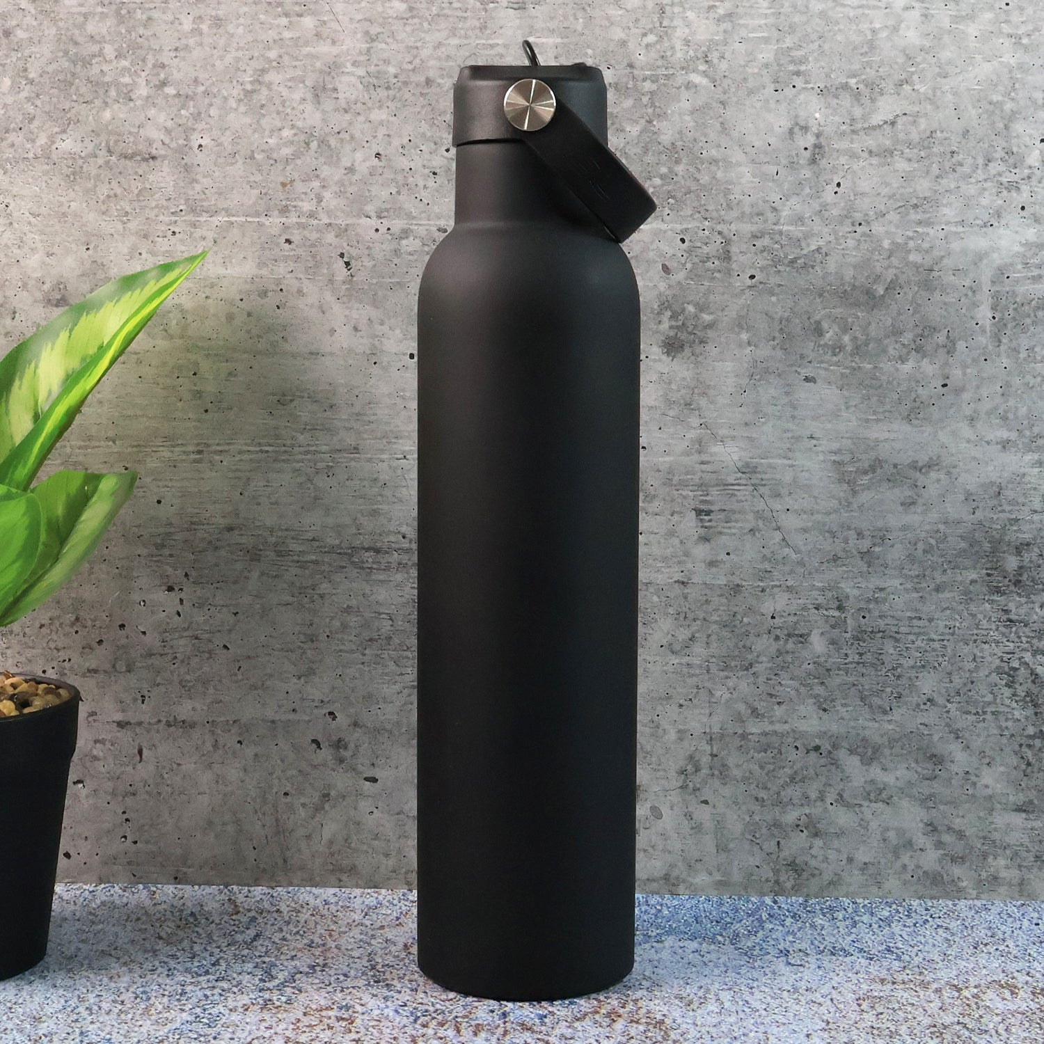 Stainless Steel Water Bottle With Carry Strap  Built-in Straw 1000ml Approx (1 Pc)
